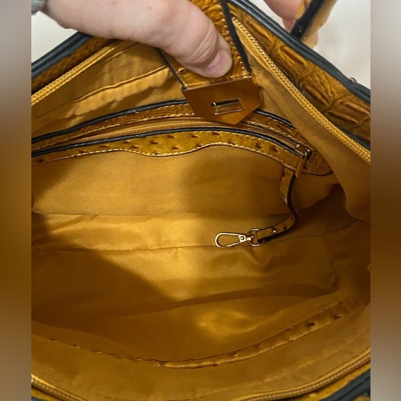 Mezon Mustard Crossbody Bag - Picture 5 of 6